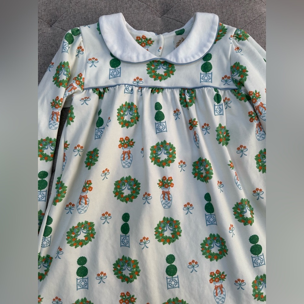 EUC THE BEAUFORT BONNET COMPANY TOPIARY CHRISTMAS DRESS ORANGE WREATHS SIZE 8 - Picture 2 of 5